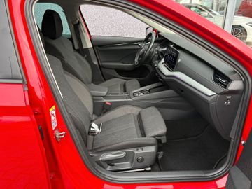Fahrzeugabbildung SKODA Octavia Combi 2.0 TDI Clever DSG Ergo RFK Temp