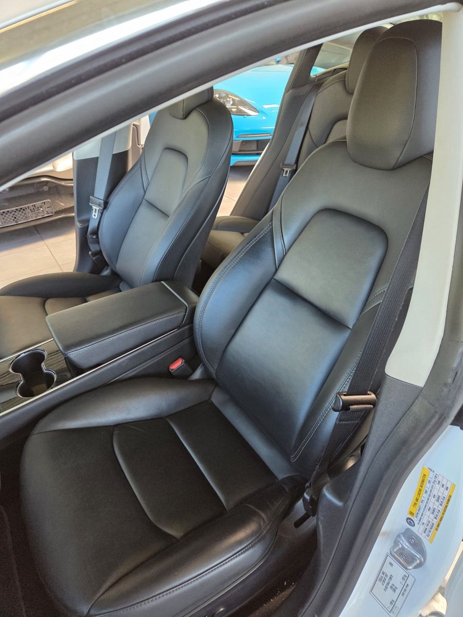 Fahrzeugabbildung Tesla Model 3 Long Range Dual AWD