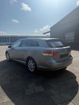 Toyota Avensis Kombi Executive - Toyota Avensis aus 2011: Kombi