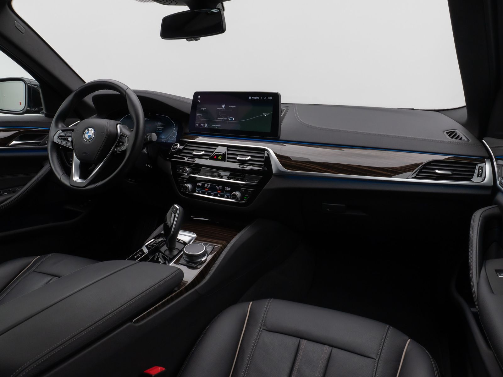 Fahrzeugabbildung BMW 530e Luxury Line Kamera DAB WLAN ACC Alarm LED