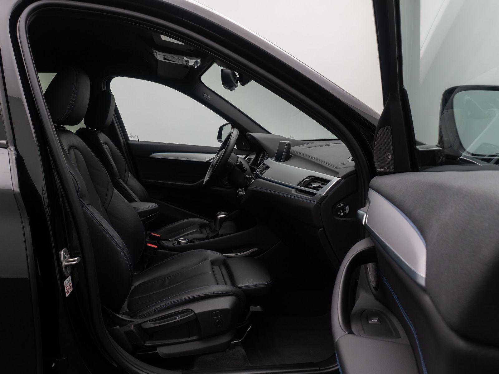 Fahrzeugabbildung BMW X1 xD25e M Sport Kamera AHK DAB Alarm H/K 19Zoll