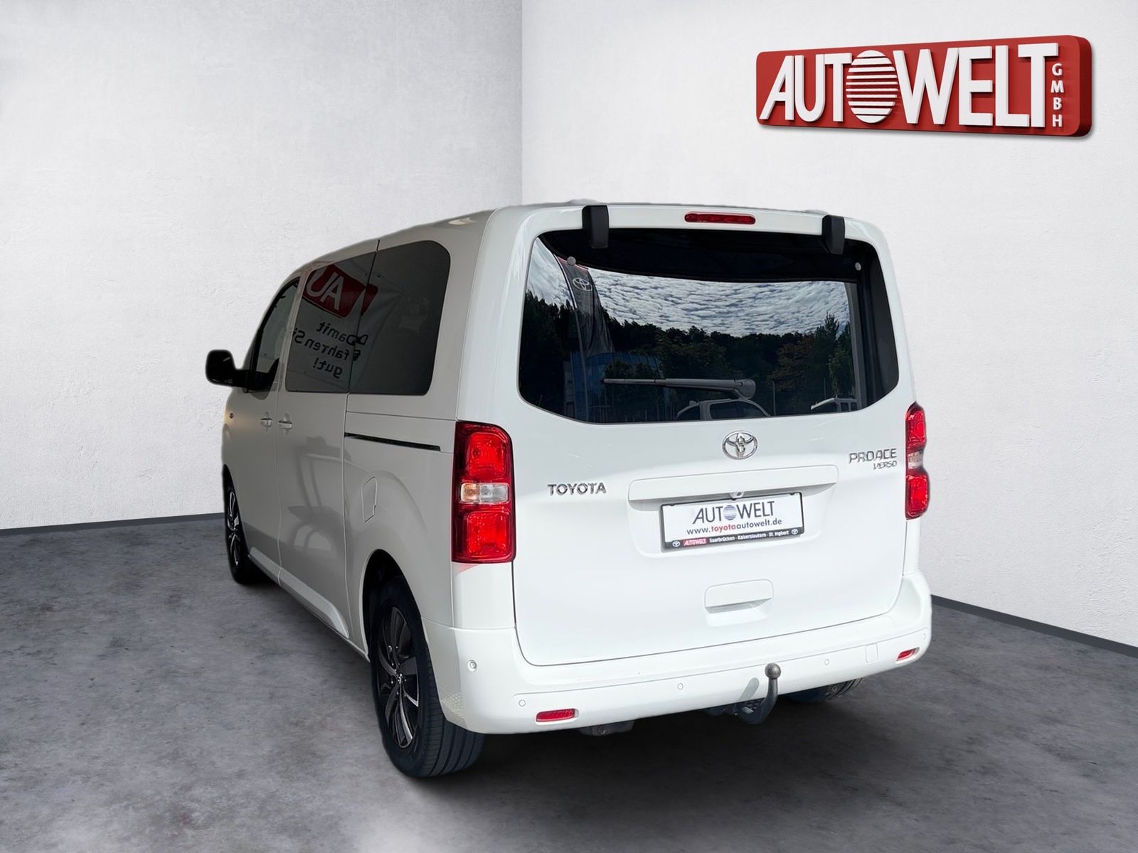 Fahrzeugabbildung Toyota Proace Verso 2.0 D-4D L1 Team D. 8 Sitzer