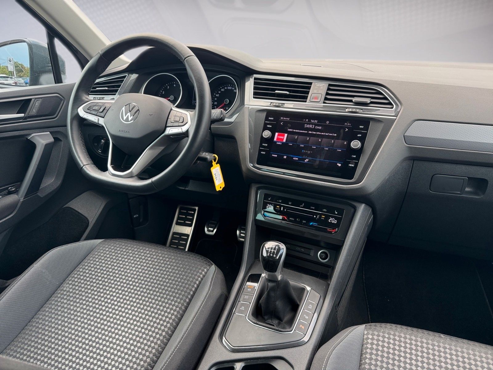 Fahrzeugabbildung Volkswagen Tiguan Life ACTIVE 1.5 TSI