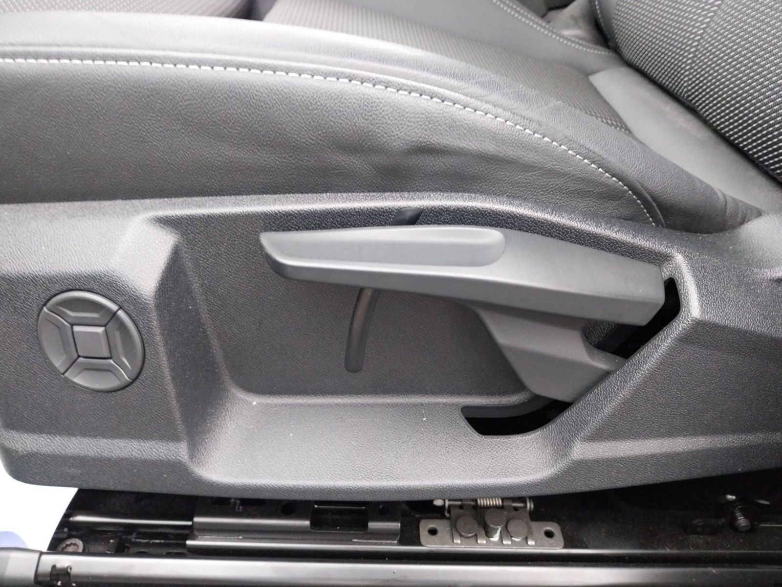 Audi Q4 e-tron - Bild 8