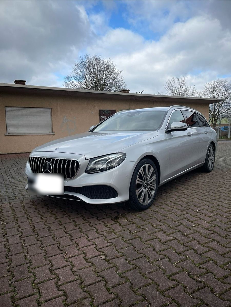 MERCEDES-BENZ Mercedes-Benz E 220d T Widescreen/ Tausch ...