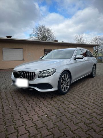 MERCEDES-BENZ Mercedes-Benz E 220d T Widescreen/ Tausch ...