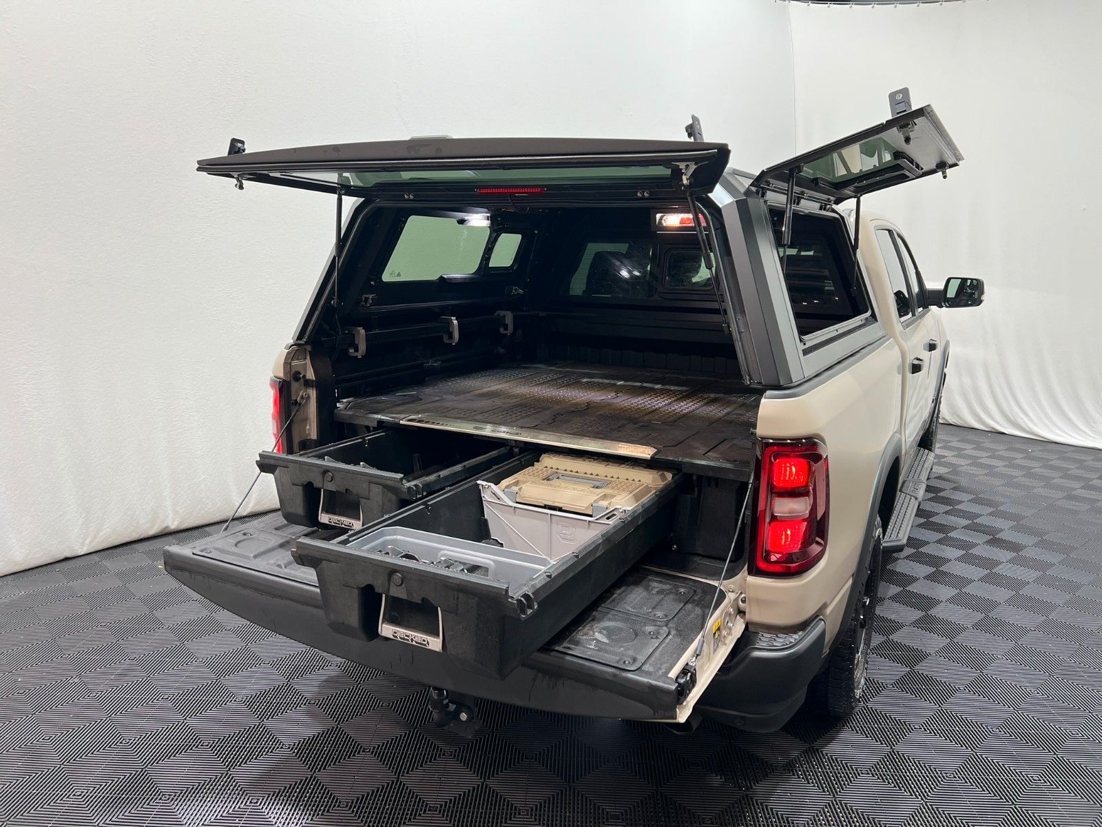 Fahrzeugabbildung Dodge RAM 1500 Rebel X Night 3.0L/DECKED/RSI/LAZER