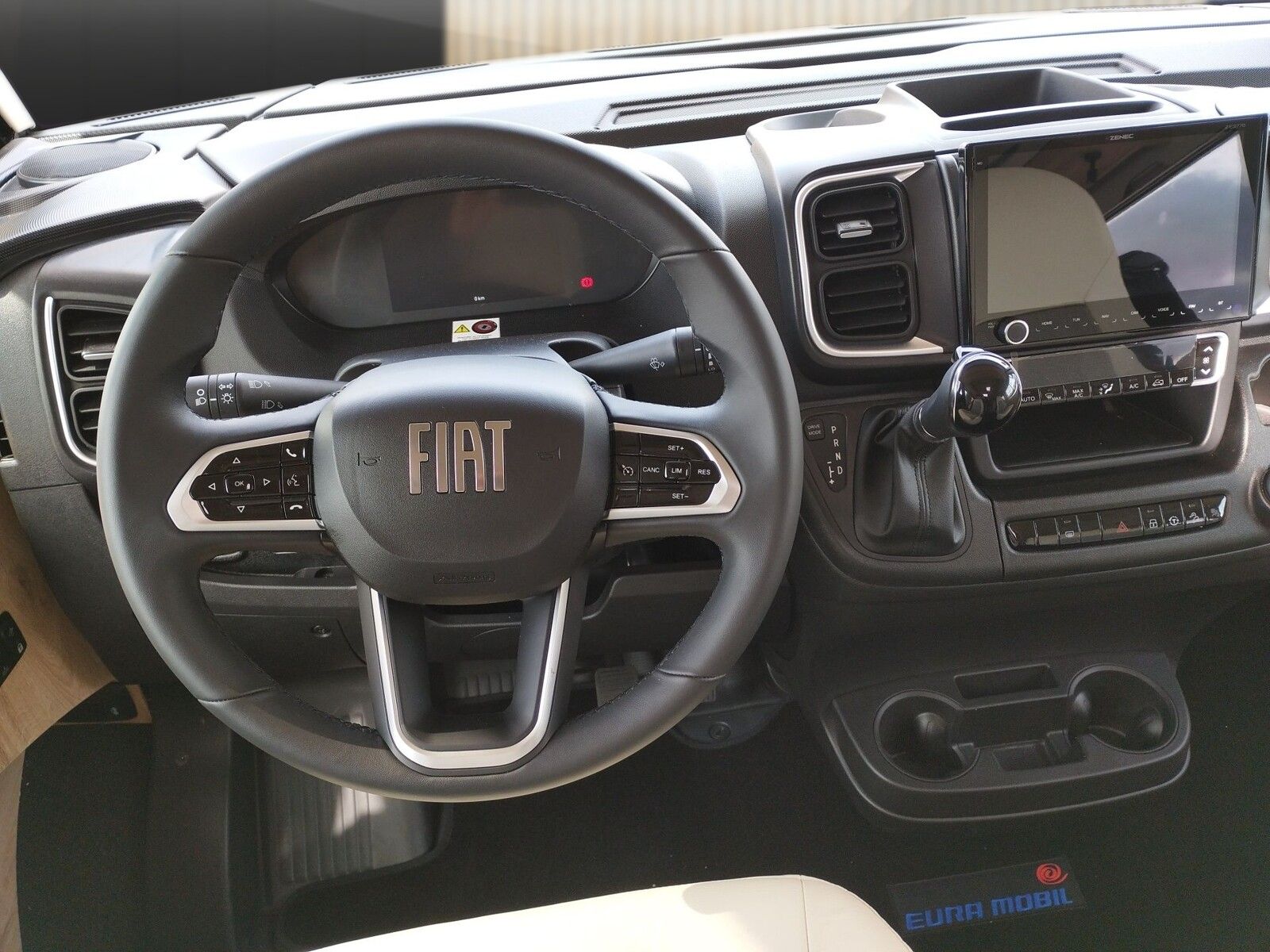 Fahrzeugabbildung Eura Mobil Integra Line IL 720 QF MondialMarkise8-Gang Aut.