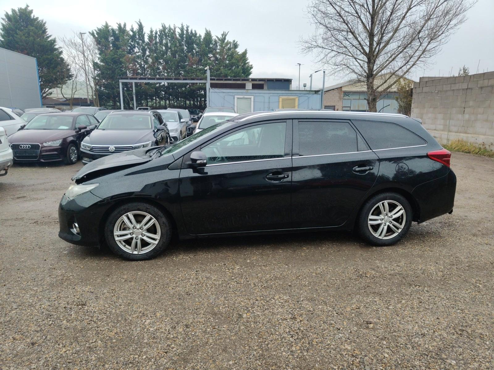 Toyota Auris 2015 — photo 7