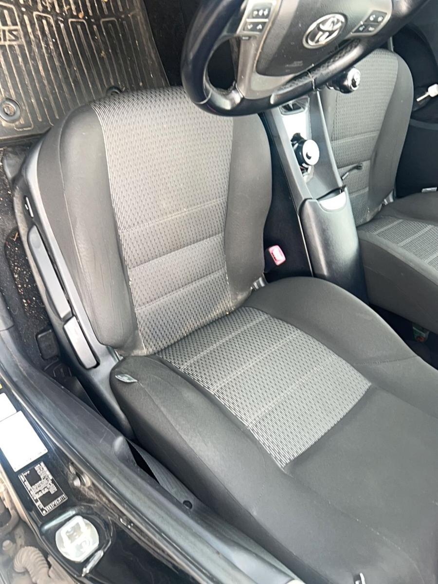 Toyota Avensis 2012 — photo 9