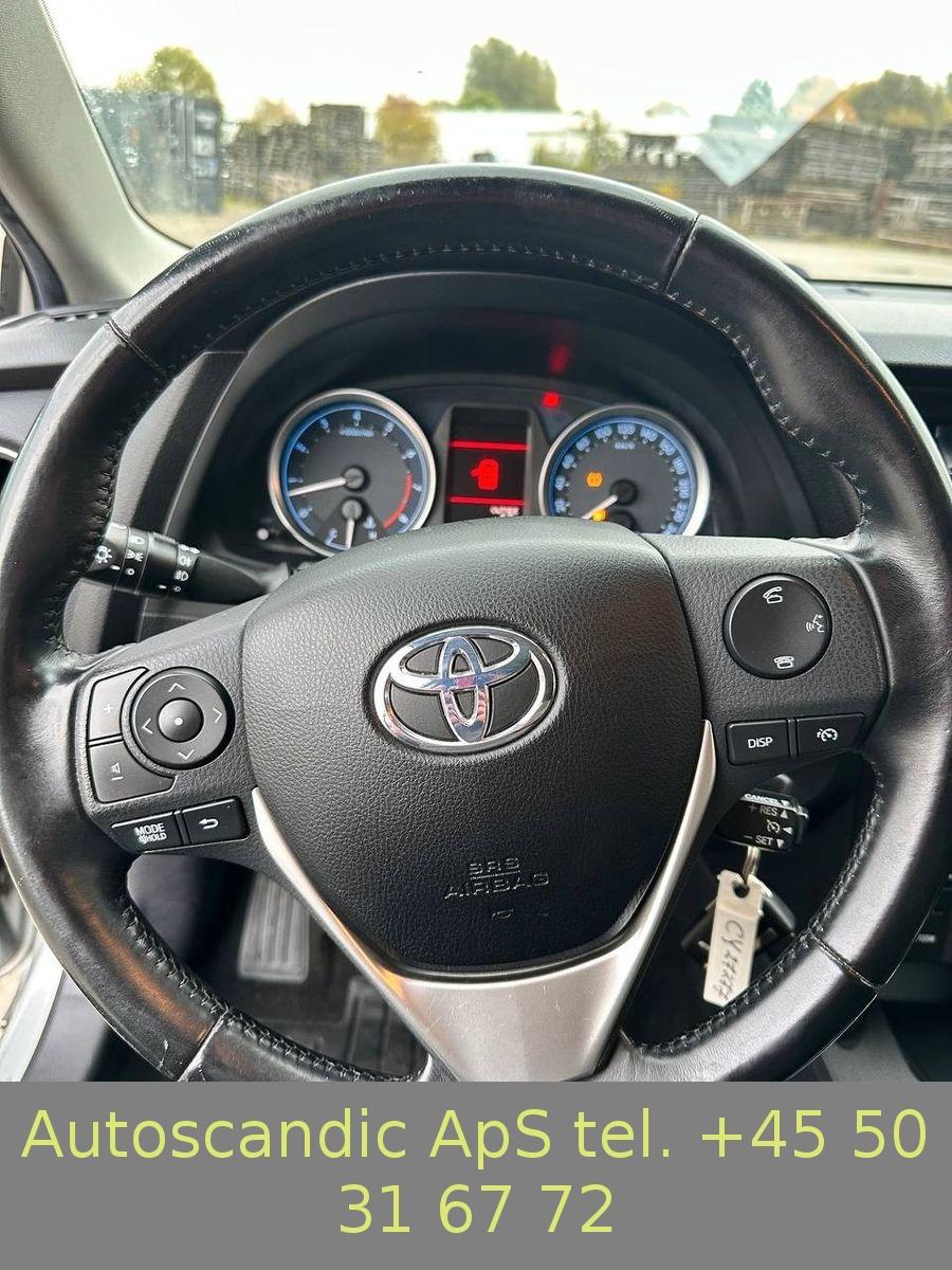 Toyota Auris 2014 — photo 20