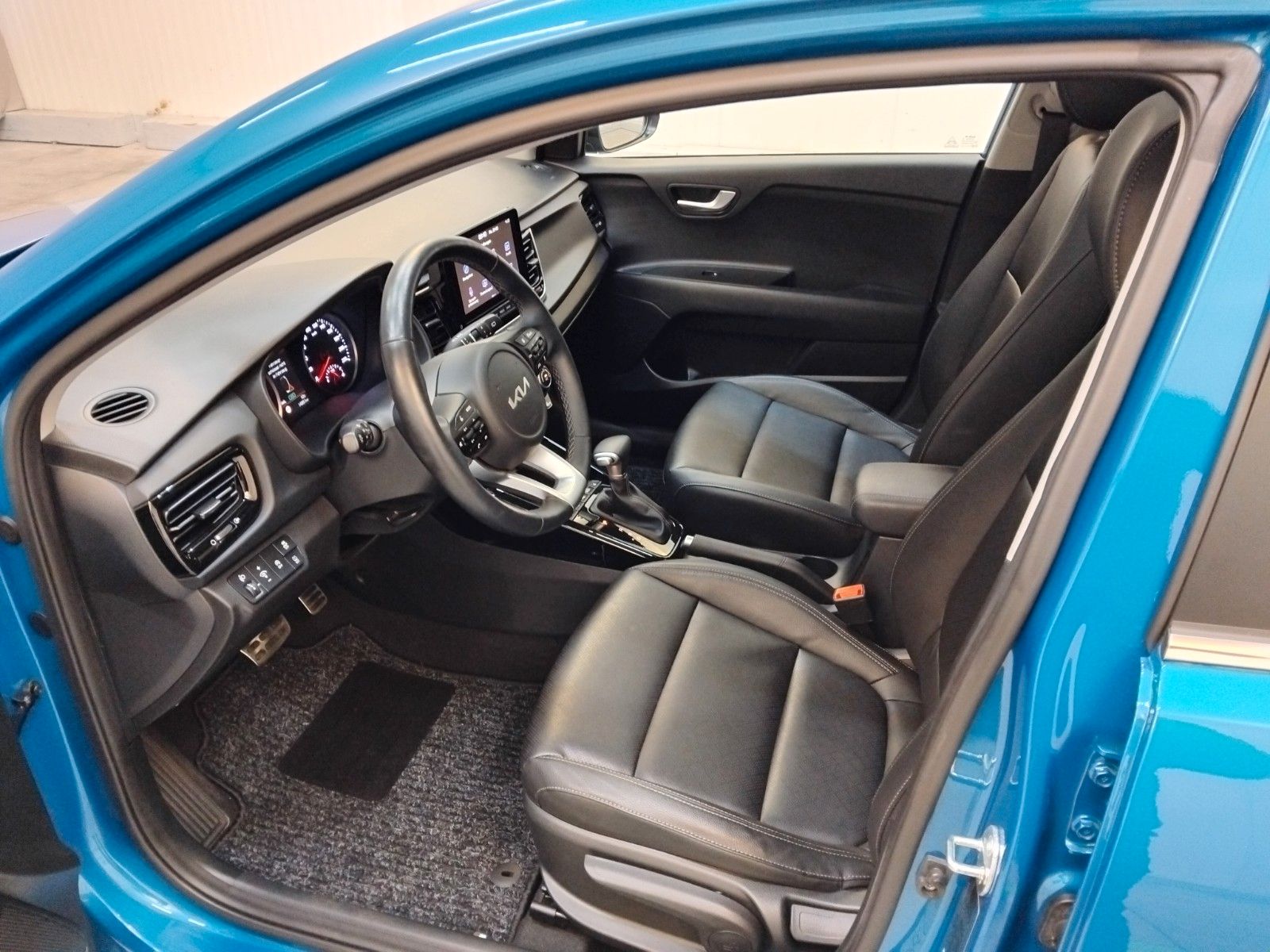KIA Rio (06/2026, Benzin)