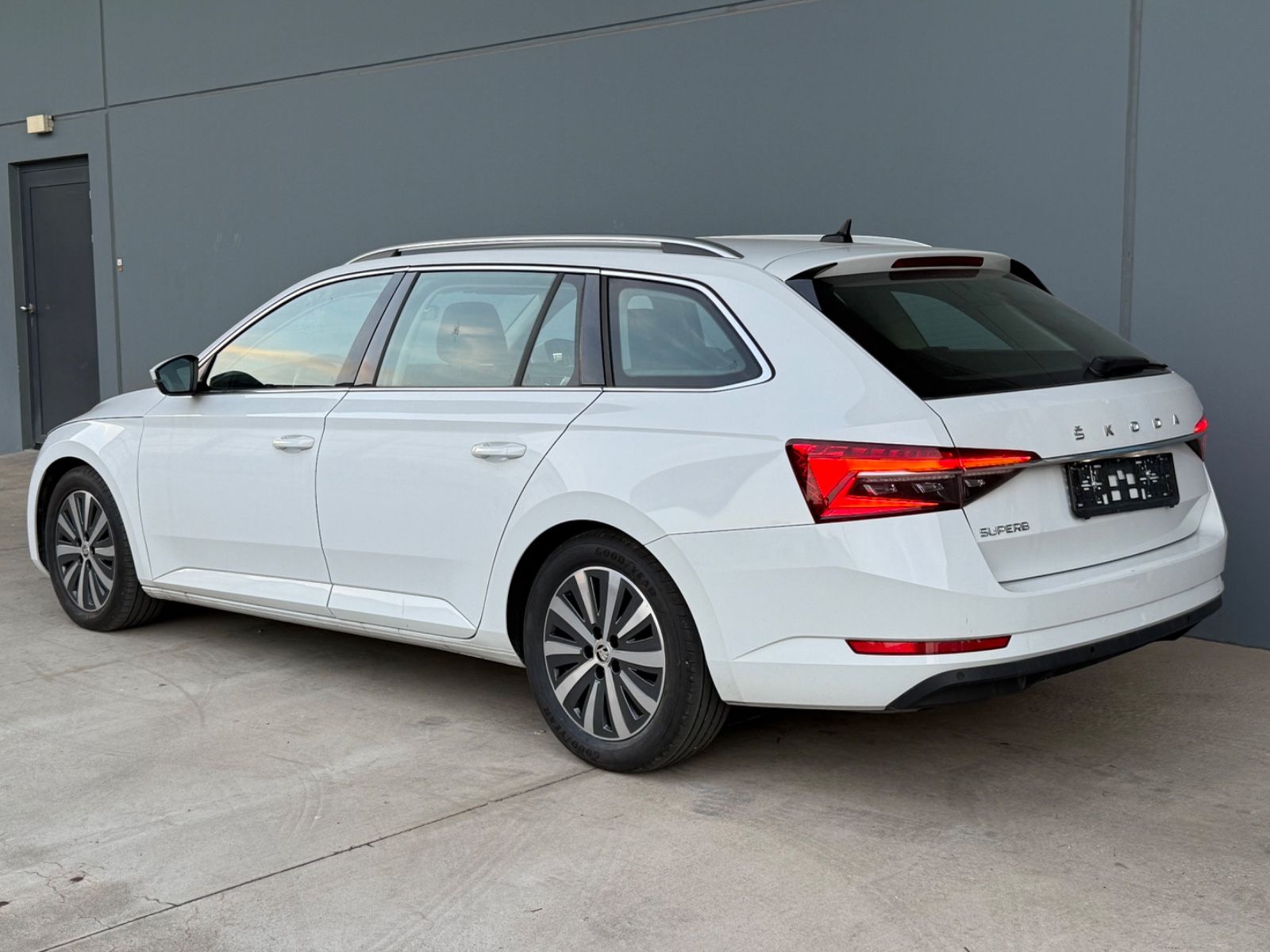 Skoda Superb Combi 2.0 tdi Style Virtual Matix Memory imagem 3
