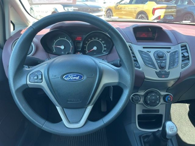 Fahrzeugabbildung Ford Fiesta Trend KLIMA Allwetter Alu el.SP teilb.Rüc