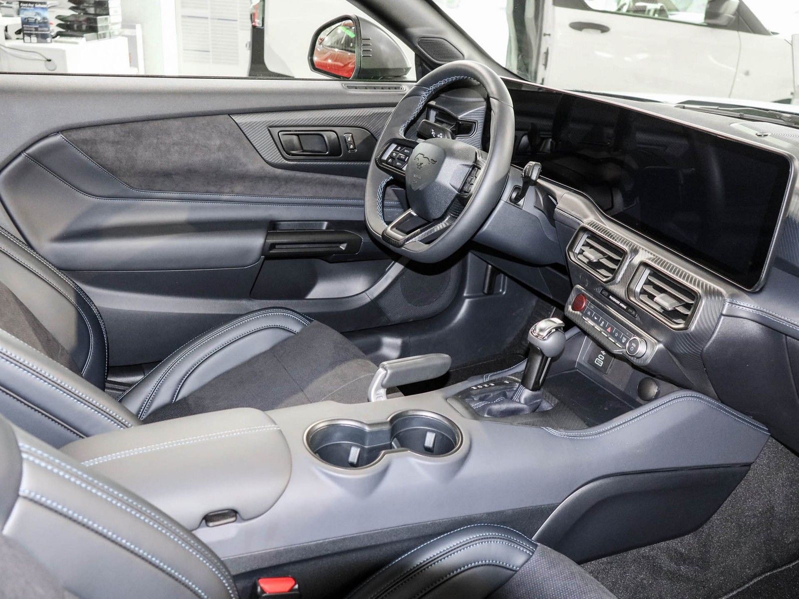 Ford Mustang Fastback Dark Horse 5.0 Ti-VCT V8 334 kW imagem 3