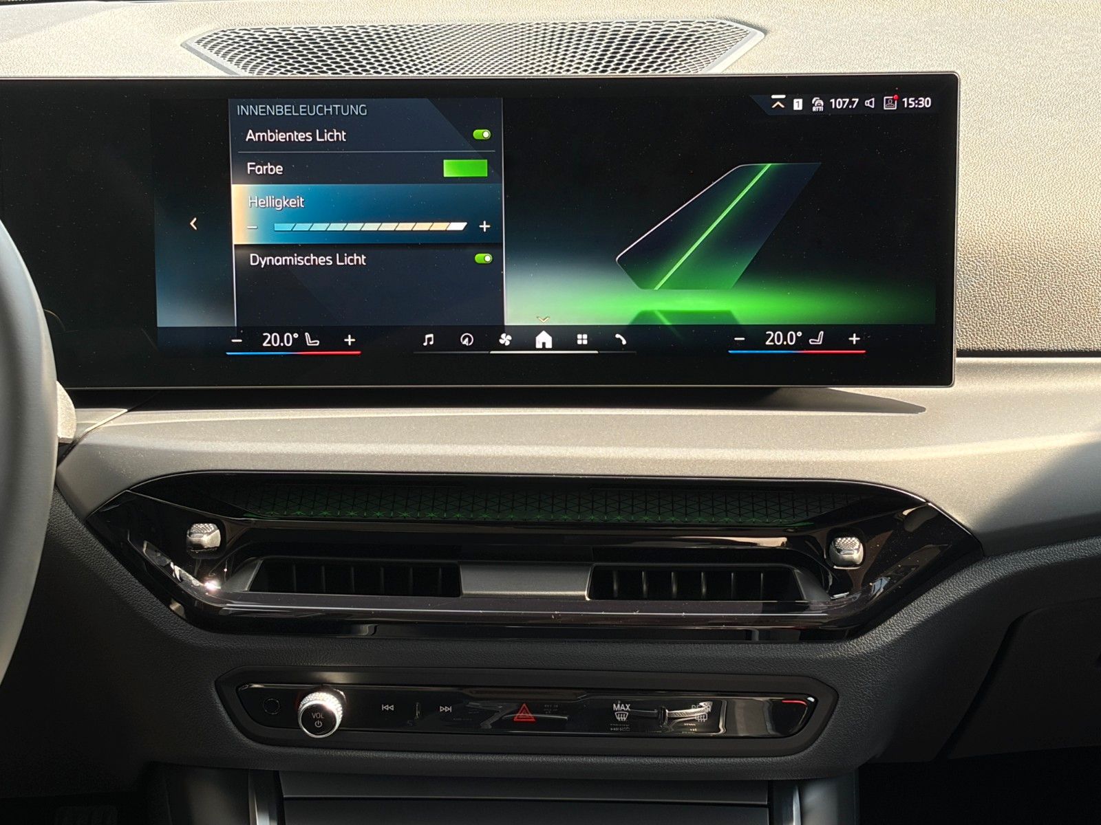 Fahrzeugabbildung BMW 318i Touring 3Z-Klima Kamera Tempomat Alarm SHZ