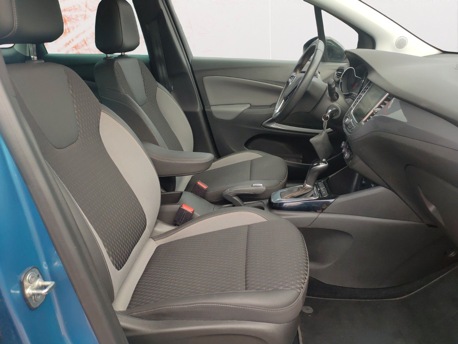 Fahrzeugabbildung Opel Crossland (X) Innovation ! Navi ! PDC ! beh. LR