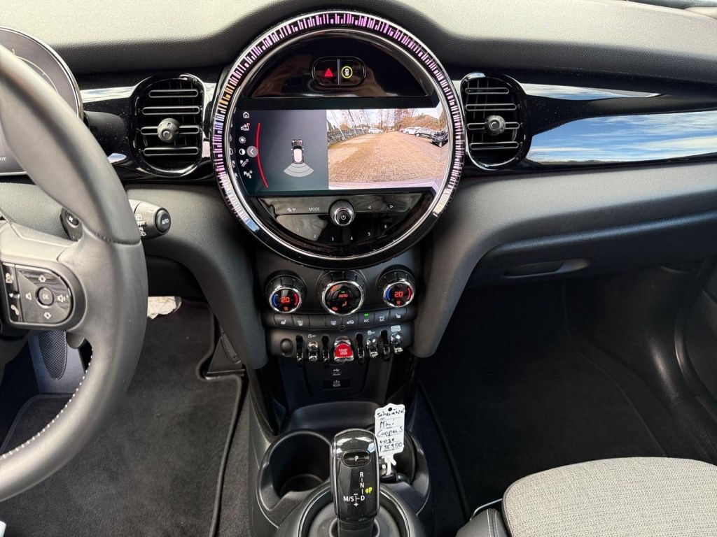 Fahrzeugabbildung MINI Mini Cooper S Aut. Classic Trim