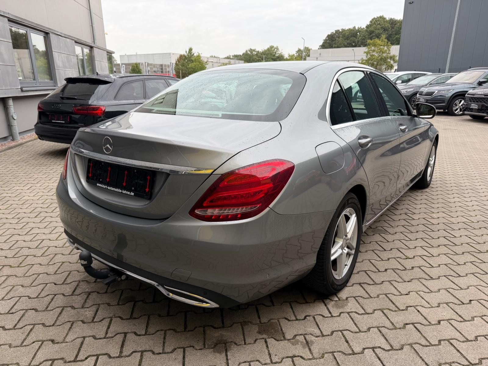 Mercedes-Benz C 180 CGI/LIMOUSINE/AHK/LEDER/SHZ/AUTOMATIK