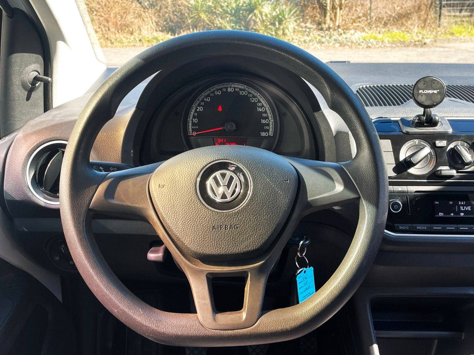 Fahrzeugabbildung Volkswagen UP! 5-TÜRIG KLIMA SOUND COMPOSITION 2.HAND