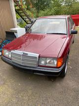 Mercedes-Benz Mercedes 190 Diesel, 2,5 Liter Automatik - Mercedes-Benz 190 aus 1986 mit Diesel-Antrieb