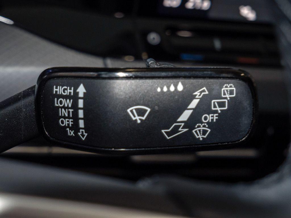 Volkswagen Golf VIII 1.5 TSI Active Navi Standhzg Kamera LE, миниатюра 16