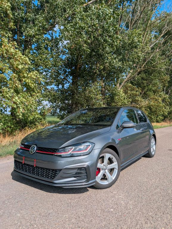 Image of Volkswagen Golf