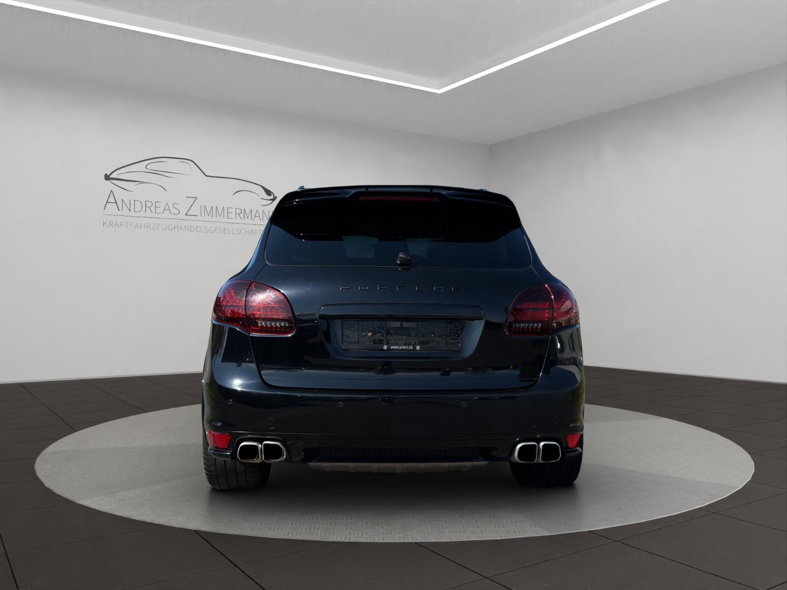 Porsche Cayenne Turbo S SPORT-DESIGN/PANORAMA/PCCB!