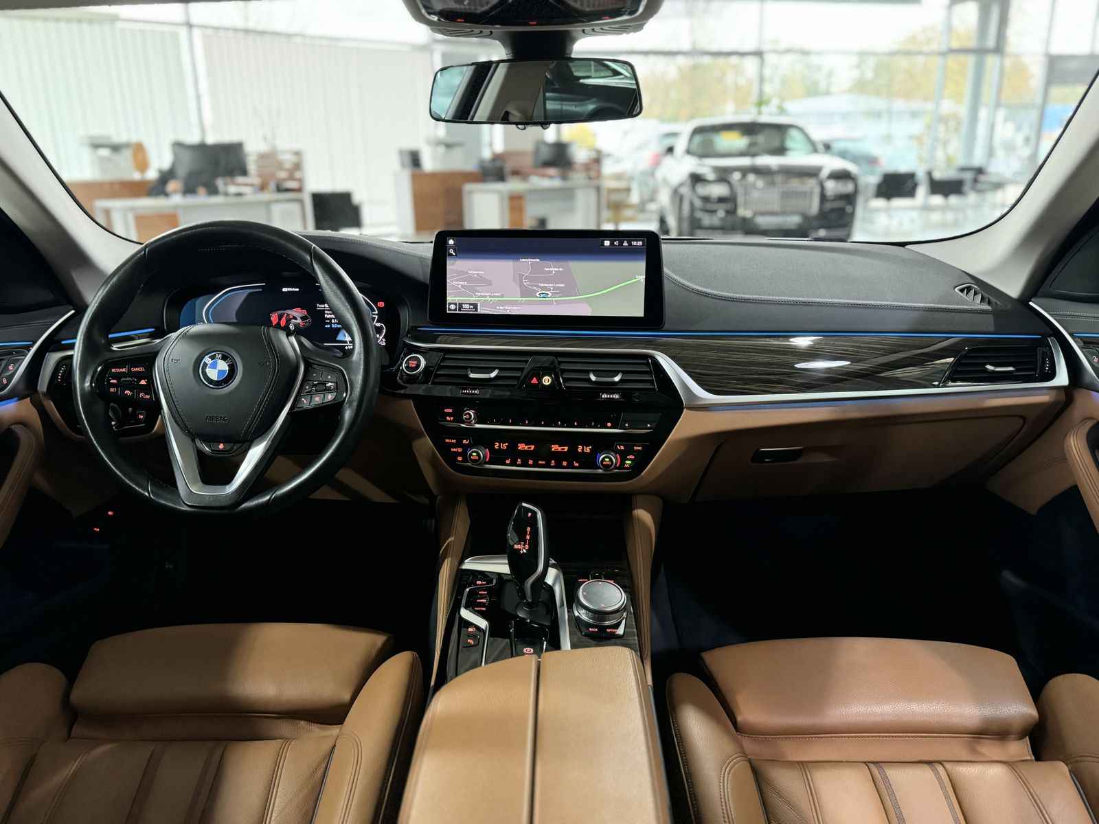 Fahrzeugabbildung BMW 530e xD Luxury Line Kamera HUD DAB HiFi Komfort