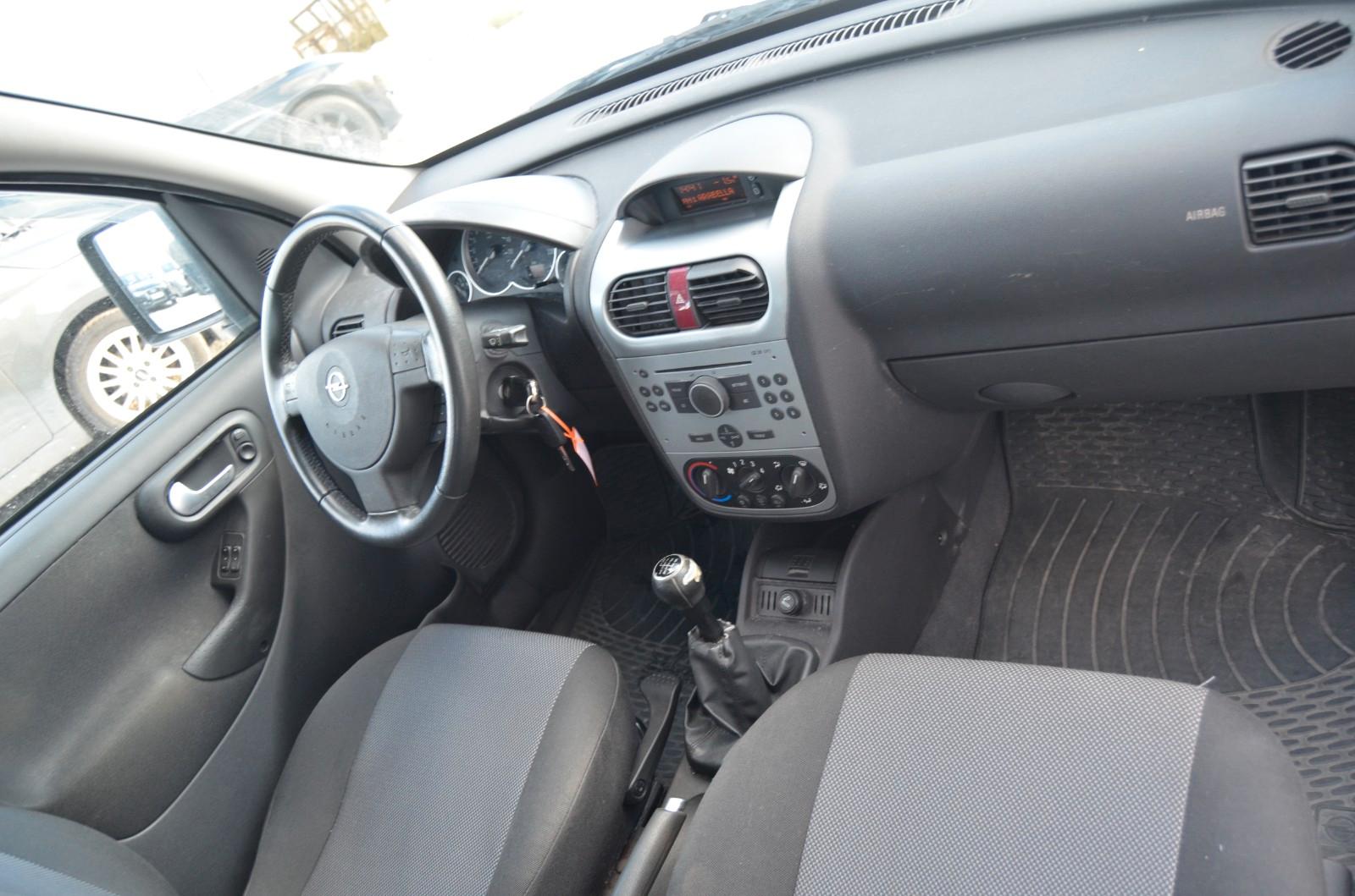 Opel Combo 2010 — photo 15