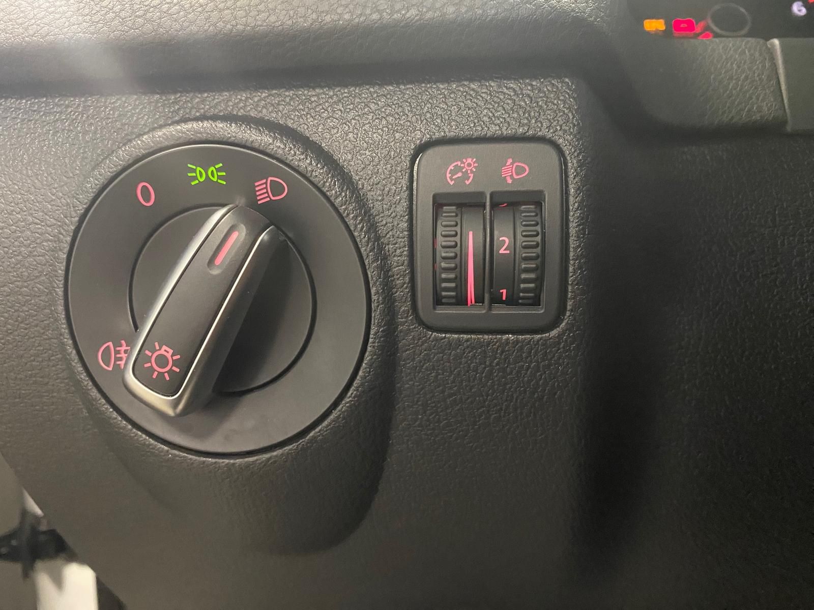 Fahrzeugabbildung Volkswagen Tiguan 1.4 16V TSI 1390 ccm