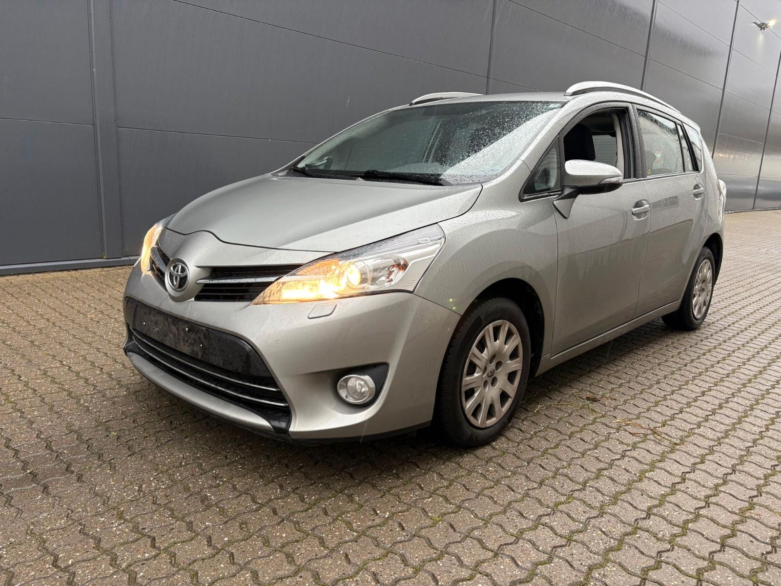 Toyota Verso 1.8l Valvematic  7-Sitzer NR. 2596