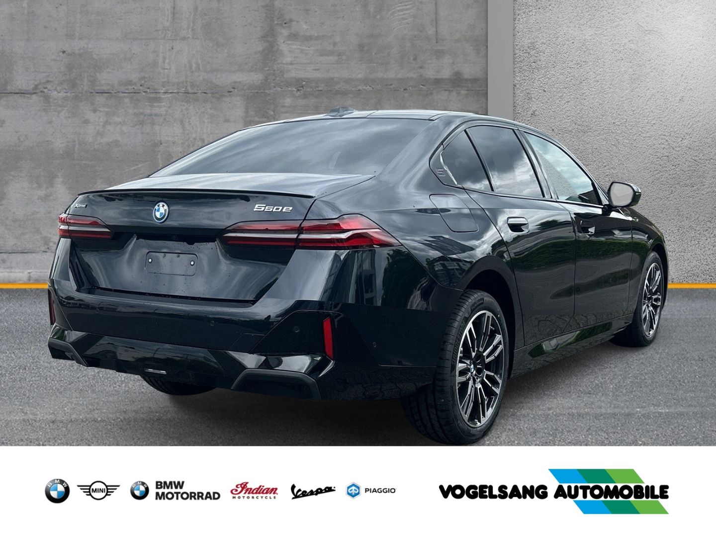Fahrzeugabbildung BMW 550 e xDrive M Sport Park-Assistent Sportpaket H
