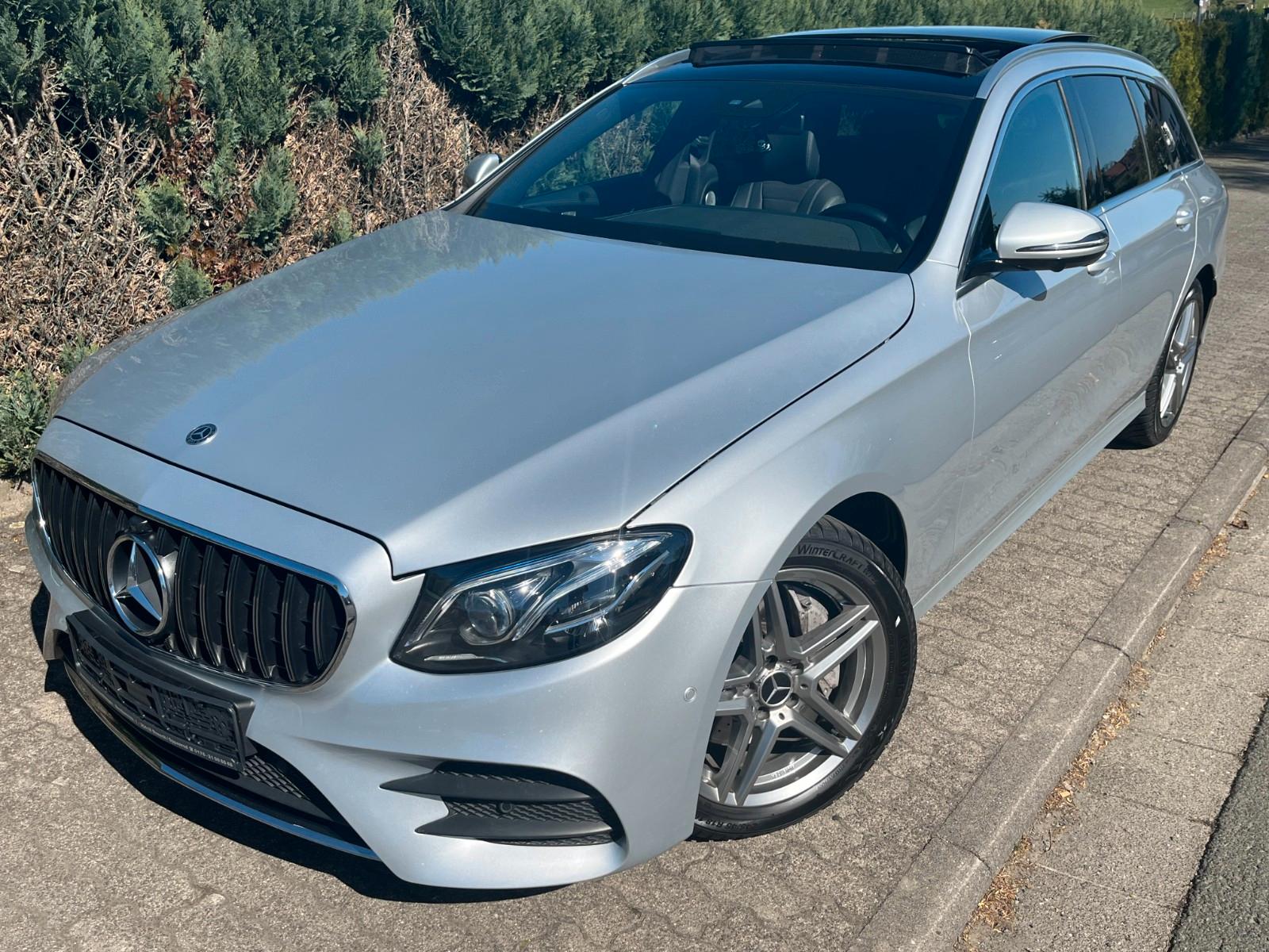 Mercedes-Benz E 220d*AMG*4 MATIC T*Pano*AHK*