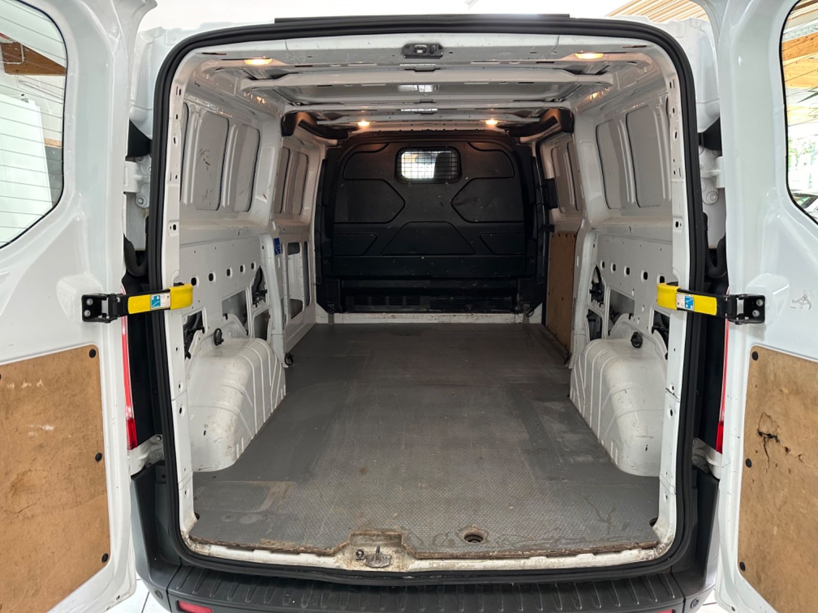 Fahrzeugabbildung Ford Transit Custom Kasten 310 L2 *Trend*Klima*