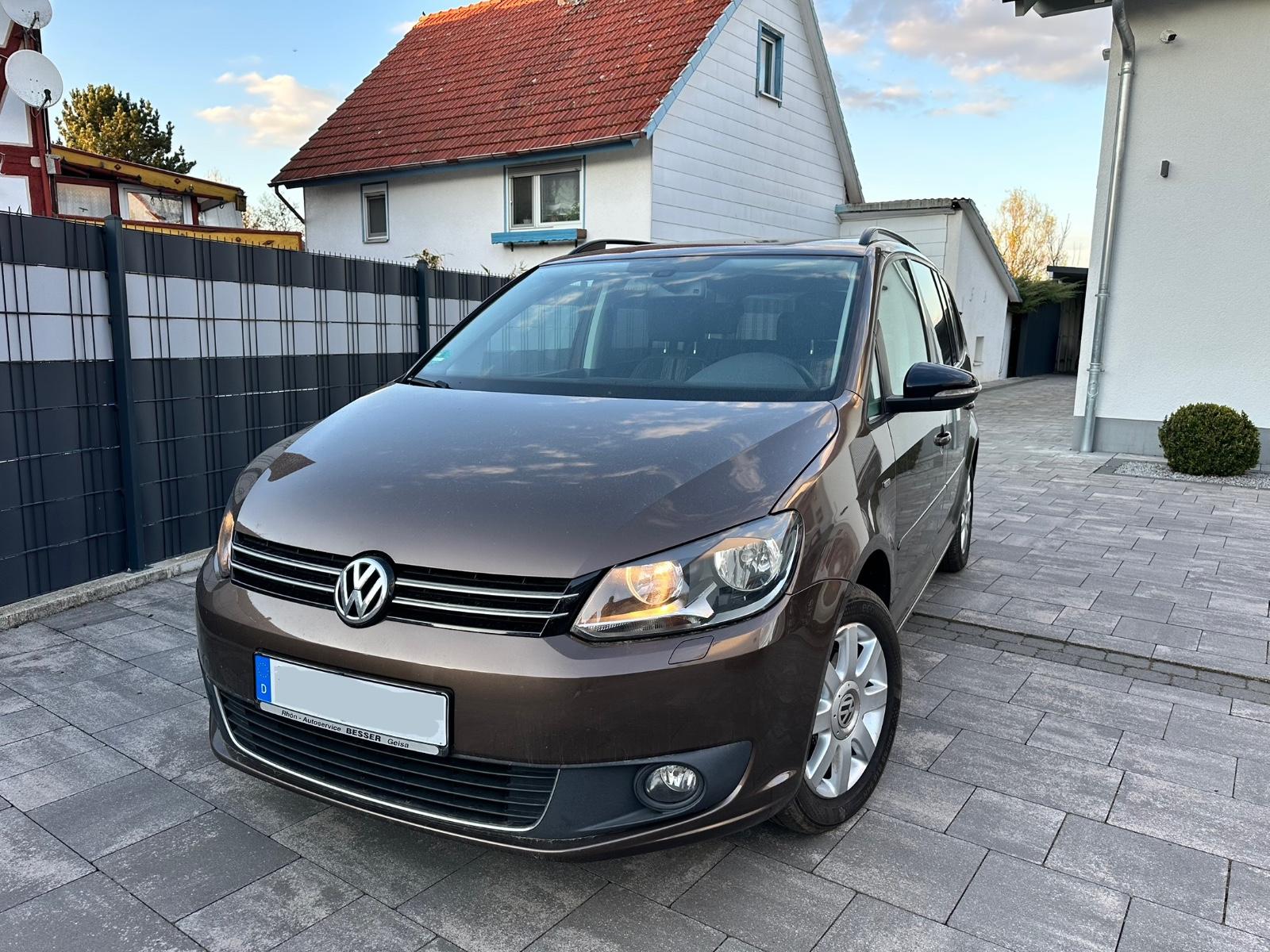 Volkswagen Touran Match TDI DSG *7-Sitzer*AHK*SHZ*Teil.L