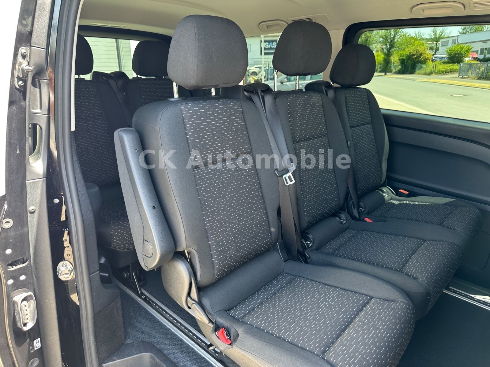 Fahrzeugabbildung Mercedes-Benz Vito Tourer 119 PRO lang/9 Sitze/Navi/LED/Kamera