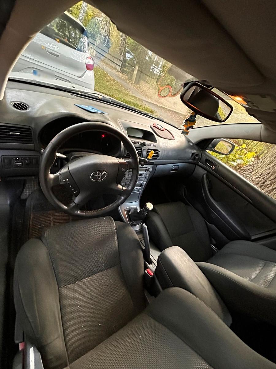 Toyota Avensis 2006 — engine 177 HP (130kW)