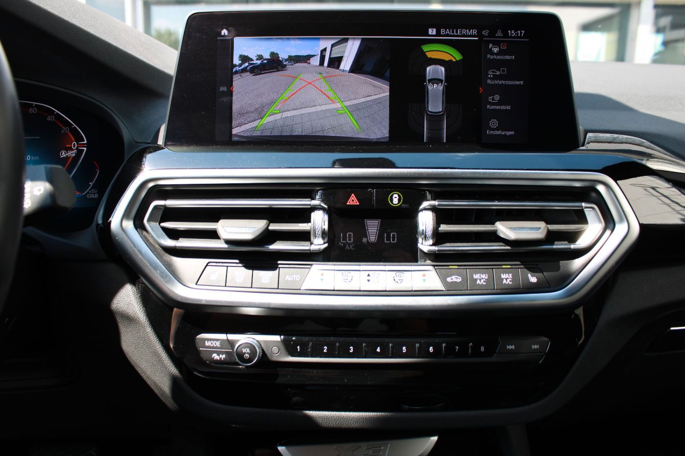 BMW X3 xDrive20d Navi LED Sportsitze AHK Kamera DAB foto 15