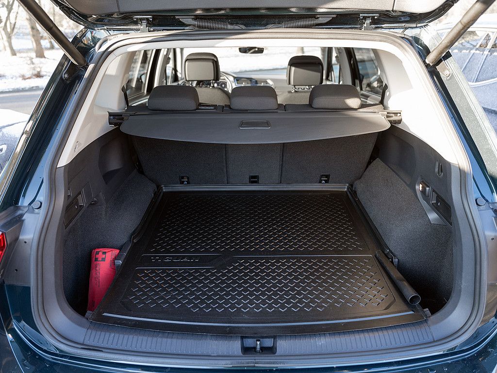 Fahrzeugabbildung Volkswagen Tiguan Allspace 1.5 TSI IQ.DRIVE AHK PANO LED