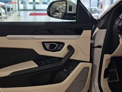 Fahrzeugabbildung Lamborghini Urus (BANG&OLUF/3D-CAM/PANO/MASSAGE/2xTV/STYLE