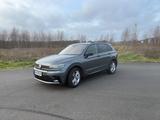 Volkswagen Tiguan 2.0 TDI 4MOTION R-Line VOLLAUSSTATTUNG - Volkswagen Tiguan: Vollausstattung
