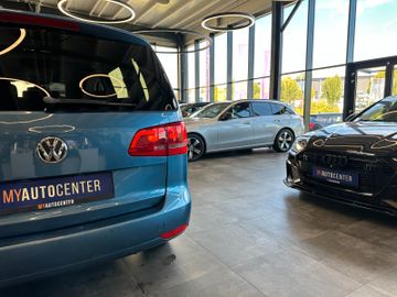 MYAUTOCENTER – Gebraucht- und Jahreswagen mit Werkstattservice in Pfaffenhofen Volkswagen Touran*7-Sitzer*TEMPO*2ZONEN*SitzHZ*PDC*TÜV 528
