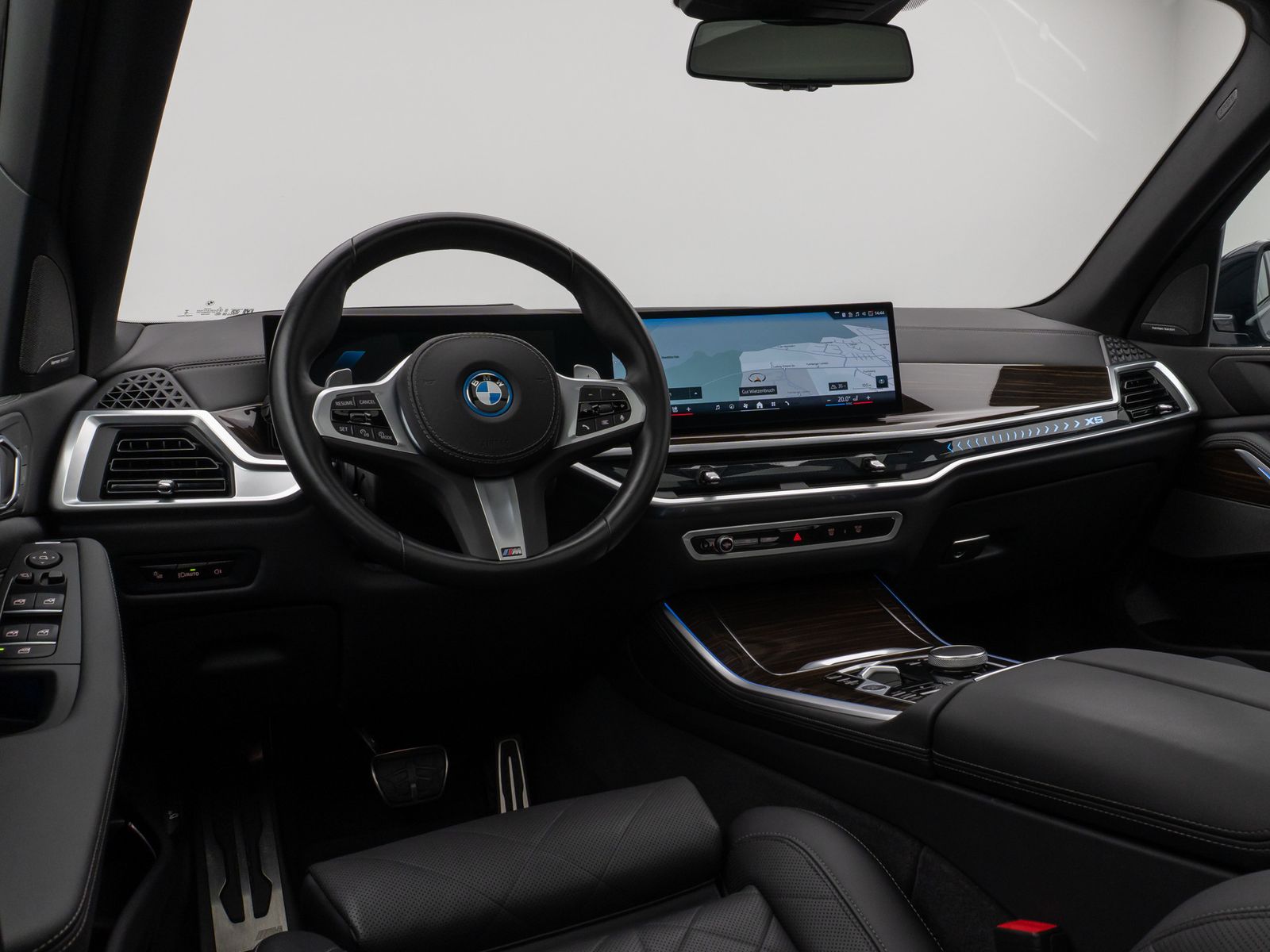 Fahrzeugabbildung BMW x5 xD50e M SportPro Panorama 360°HUD DAB H/K 21"