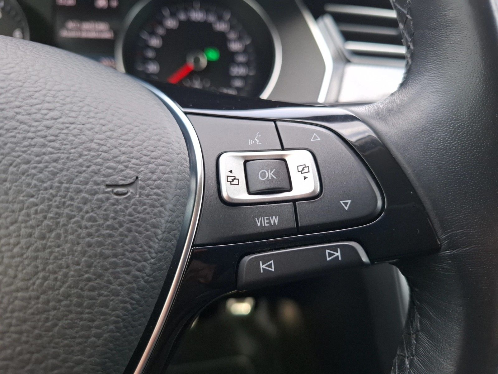 Fahrzeugabbildung Volkswagen Passat Variant TSI Alltrack DSG 4M LED Navi ACC