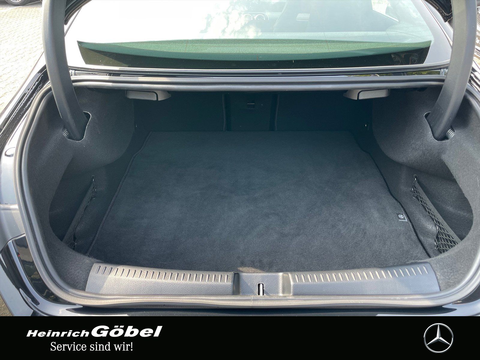 Fahrzeugabbildung Mercedes-Benz CLA 200 d AMG+AHK+360°+SPUR-P+AMBIENTE+CARPLAY