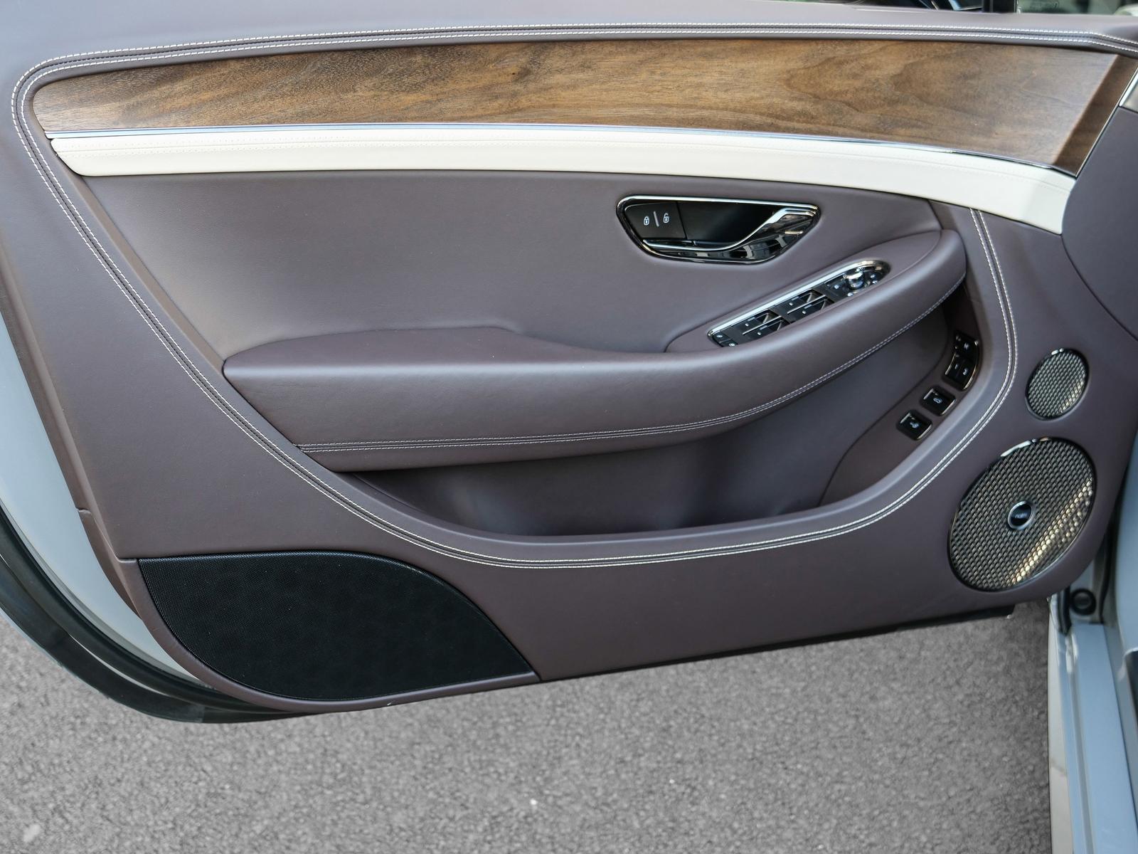 Bentley Continental GTC S Touring Spec, Rotating Display