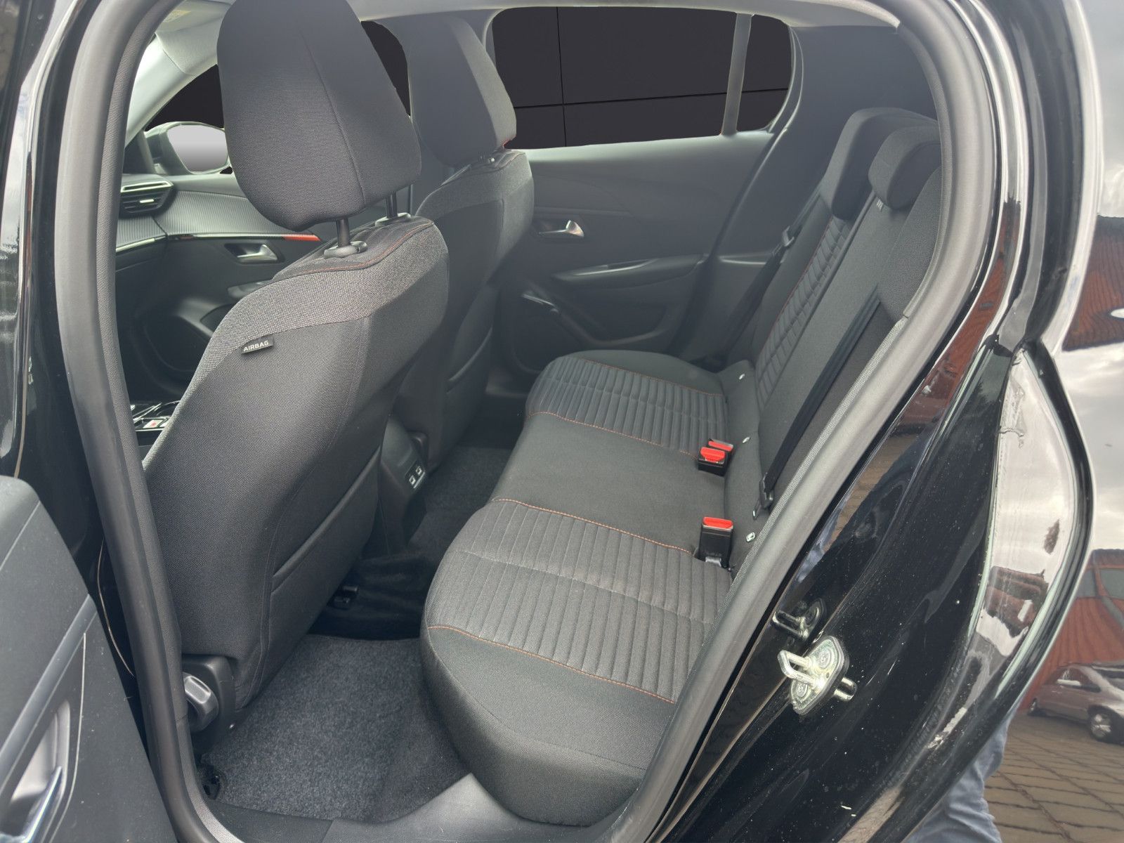 Fahrzeugabbildung Peugeot 208 eActive/Shz/Mirrorlink/Tempomat/Shz