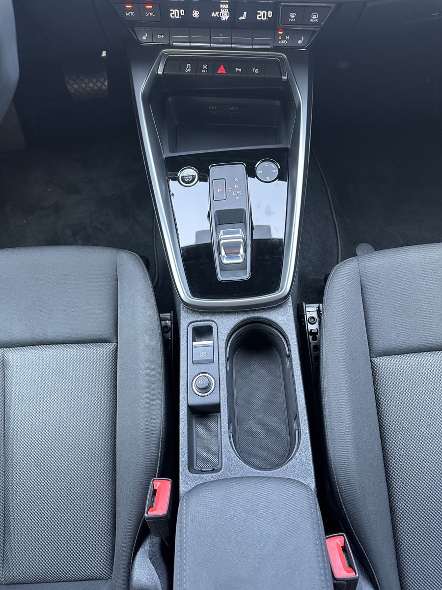 Fahrzeugabbildung Audi A3 SpB 30 TDI S-Line NAV+LED+ACC+KAMERA+17ZO+SHZ