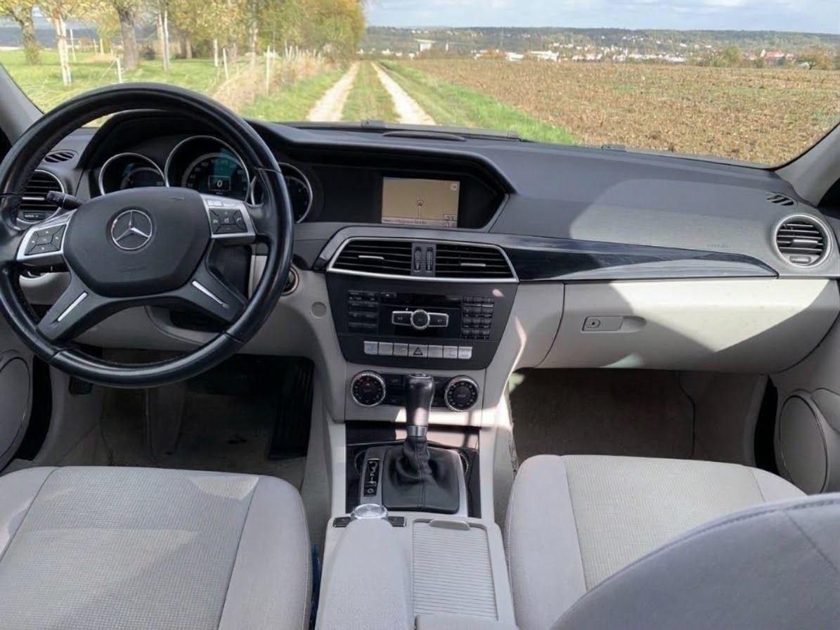 Mercedes-Benz C200 2011 — photo 5